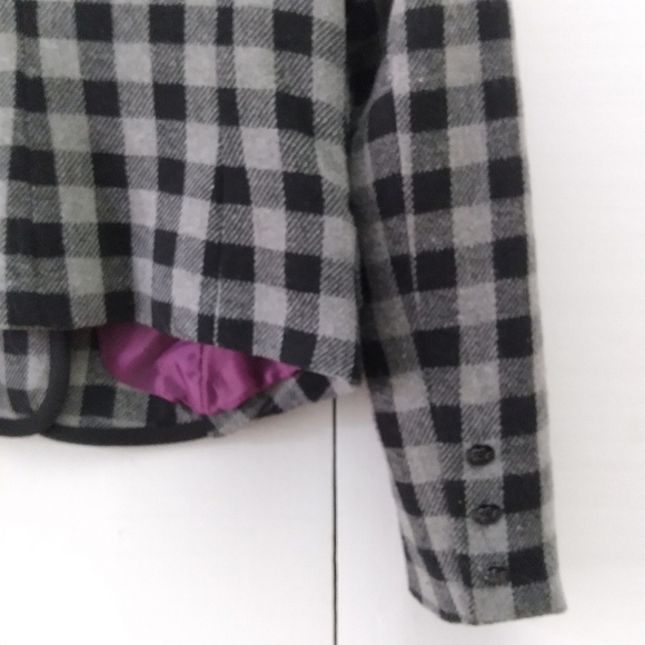 𝅺buffalo Plaid crooped  Blazer - Picture 3 of 8